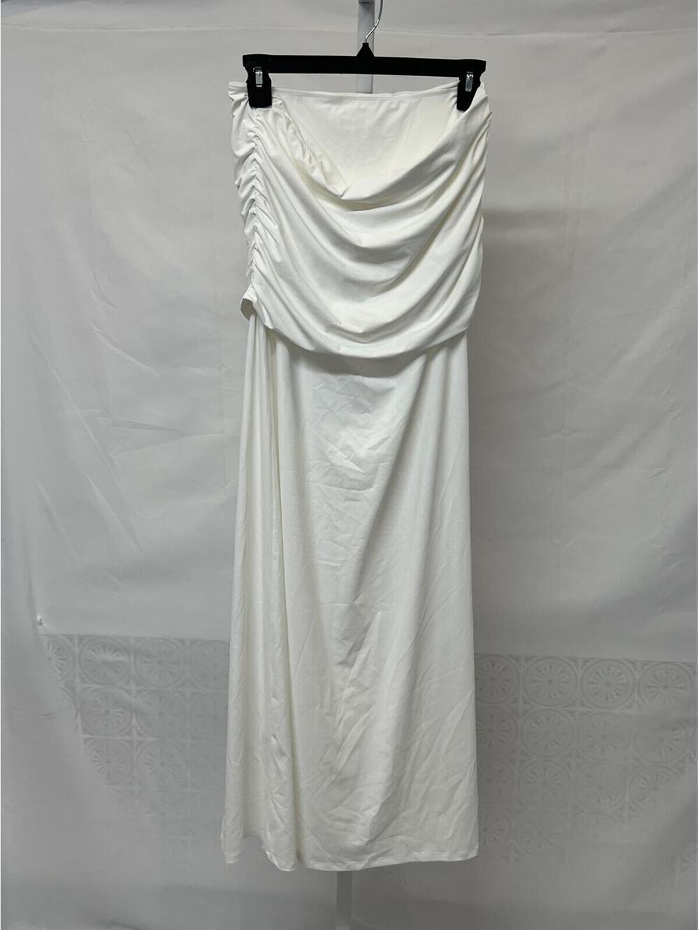 superdown Leni Maxi Skirt Set in White medium white - Picture 8 of 9